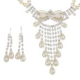 Conjunto Pérola e Strass.