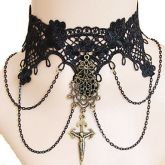 Colar Lolita Gótica com Crucifixo.